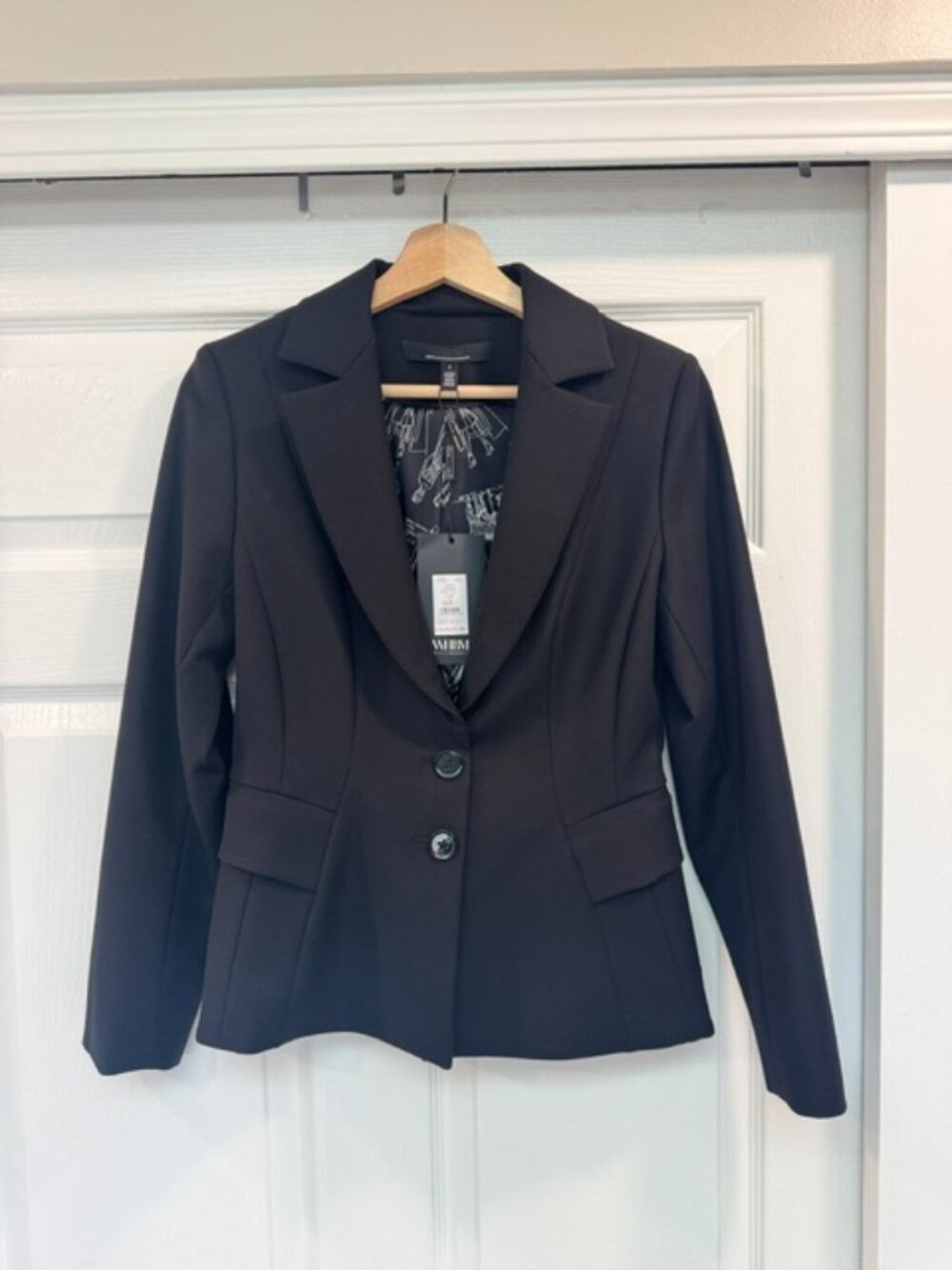 White House Black Market Signature Blazer Black Size 2 NWT